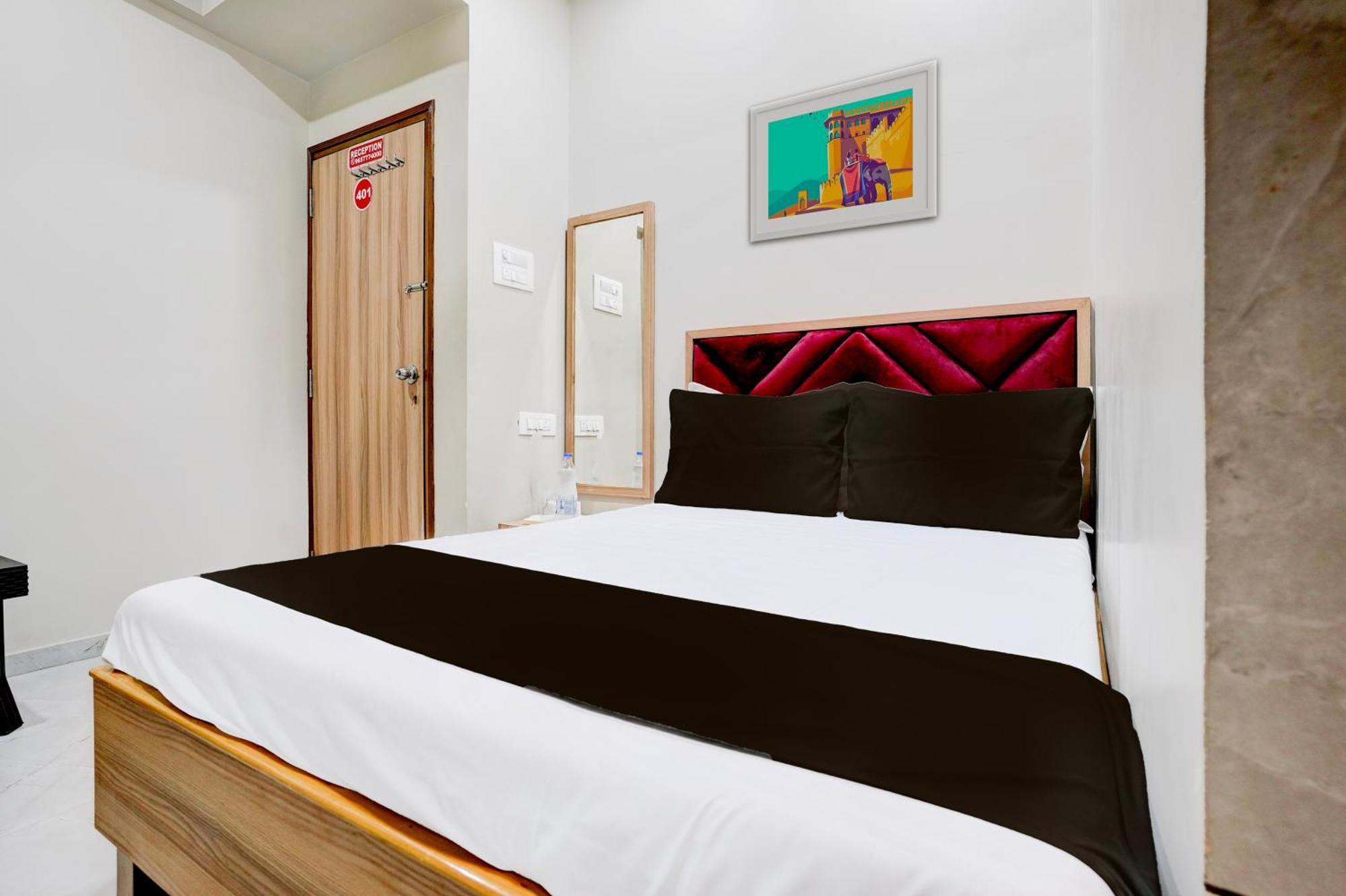Super Hotel O Divine Fine Dine Lodging And Boarding Kalyān Exterior foto